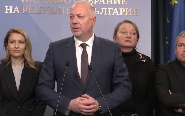 ПАДНА ВЛАДАТА ВО БУГАРИЈА: Премиерот Желјасков објави колективна оставка по бранот протести за буџетот во најсиромашната земја на ЕУ