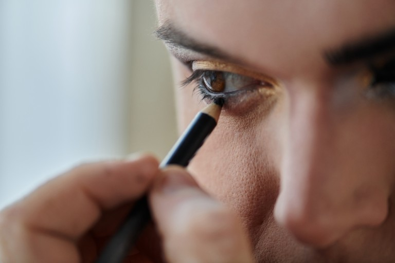 Тајната за совршен ајлајнер: Ќе изгледа прекрасно дури и со спуштени очни капаци, само направете го ова движење