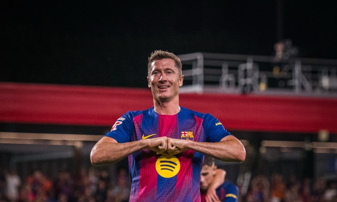 Барса го молела Левандовски да не постигнува голови – да не му платат бонус на Баерн!