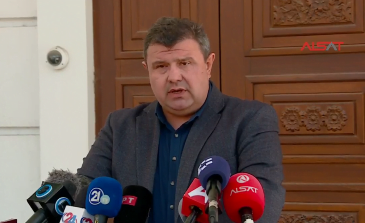 ВМРО-ДПМНЕ заедно со ВЛЕН и ЗНАМ поднесоа резолуција против нелегалната миграција