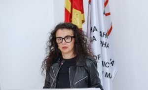 Денес роденден прославува нашата истакната ликовна уметница Јана Манева-Чупоска