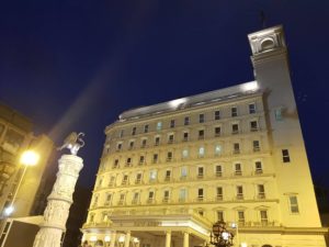 ВМРО-ДПМНЕ: СДС од искуство знаат колку чини златна виза за Дубаи затоа веднаш ги погоди сумата, а да ги потсетиме и кој се веселеше на Харис