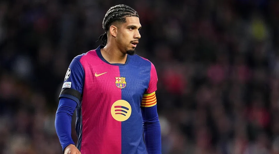 Араухо закрепна психички и по еден месец се врати на тренинзите на Барселона (ВИДЕО)