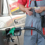 На полноќ горивата поскапуваат за половина денар