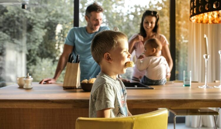 Најсреќните деца имаат родители кои ги прават овие 9 работи секое утро