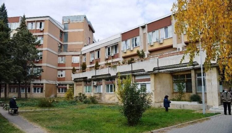 Инцидент во Кочани: Физички нападната млада докторка од Итната помош додека била на смена