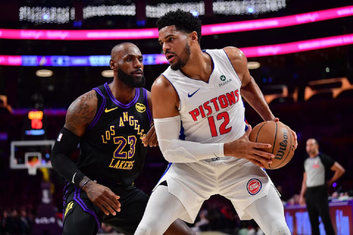 НБА: Детроит го расипа роденденот на Леброн