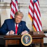 Трамп: Имав многу добар разговор со Путин пред средбата со Зеленски