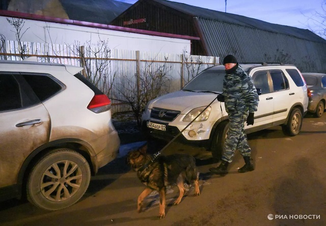 ВИДЕО| Двајца полицајци во Москва убиени во експлозија во близина на местото каде што беше убиен рускиот генерал