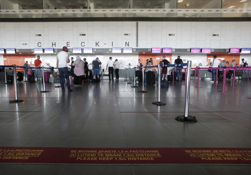 Се стабилизира авиосообраќајот – реализирани се 27 лета, откажани се 8, еден е пренасочен