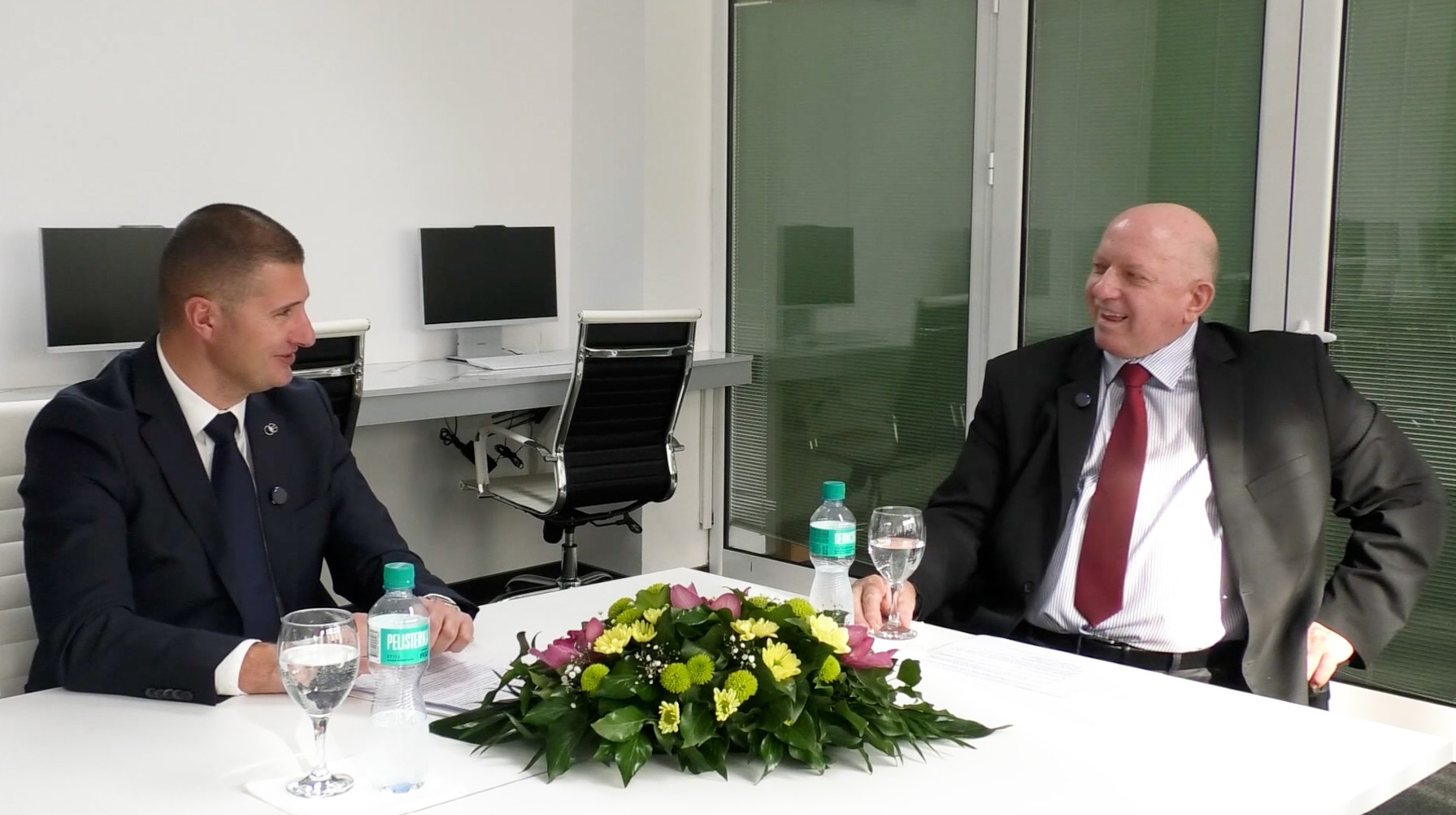 АЛЕКСАНДАР МАНЕВ ВО „БИЗНИС-КЛУБ“: „НЕМА ПОМОЌНА ИНСТИТУЦИЈА ОД КОМОРАТА, КОЈА ОБЕДИНУВА УСПЕШНИ ЛУЃЕ, ЛИДЕРИ И КРЕАТОРИ НА МИСЛЕЊА“