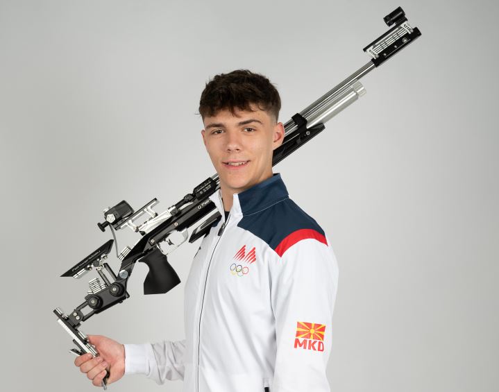 Вања Арсиќ петта година по ред освојува злато на државниот натпревар по стрелаштво: „Недостига стручен кадар, а опремата и оружјето ги набавуваме од странство“