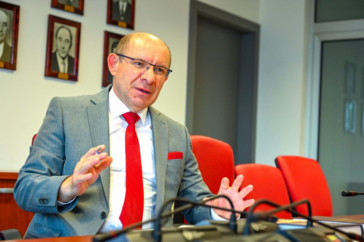 Предлогот на Владата за разрешување на Коцевски се очекува да биде ставен на утрешната собраниска седница