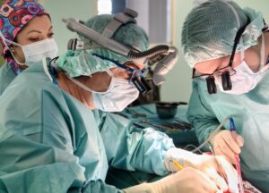 Современ и клинички супериорен пристап во кардиохирургијата: Во Клиника Жан Митрев изведена минимално инвазивна операција на срце без сечење на градната коска