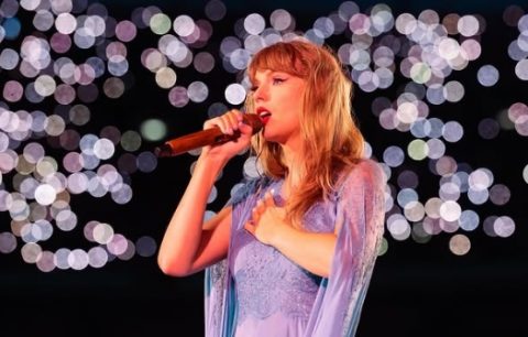 Тејлор Свифт е најдарежливата пејачка – милионите ги дели на другите како бонбони