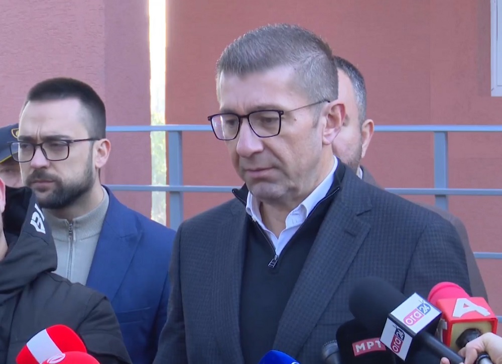 Мицкоски го повика Обвинителството да се позанимава со СДСМ околу изјавите за мигрантите