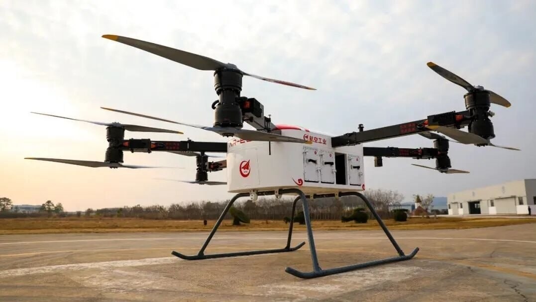 Кинескиот џиновски дрон AR-E800 успешно го освои небото во тестовите – нова ера за транспортот на тешки товари