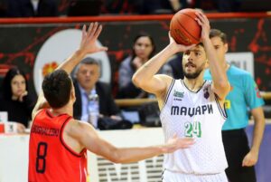 Маџари ја доби “битката за Гази Баба” против Феникс