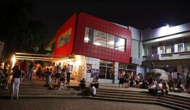 Левица обвинува за „тивка ликвидација“ на МКЦ: Објектот се третира како политички плен и место за партиски вработувања