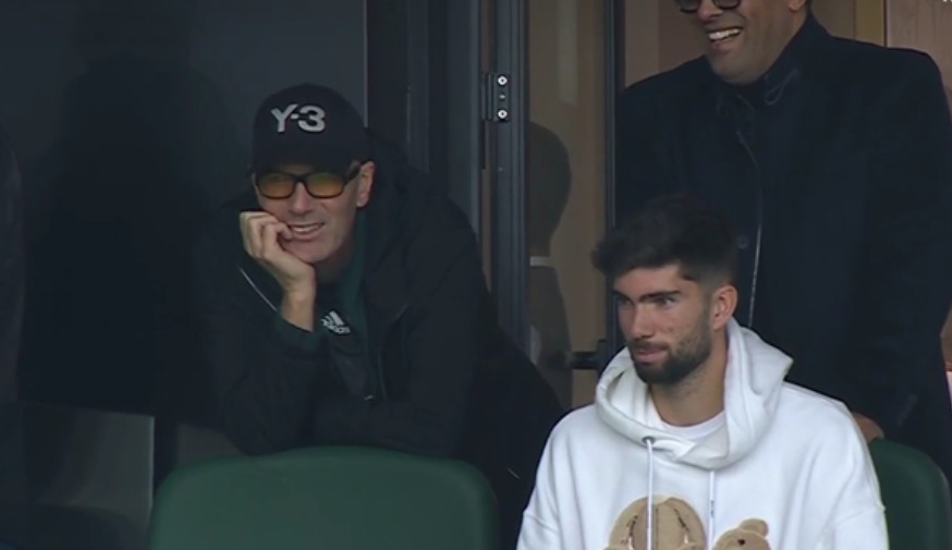 Зидан дојде да го гледа синот на Африканскиот Куп на Нации и ја воодушеви публиката (ВИДЕО)