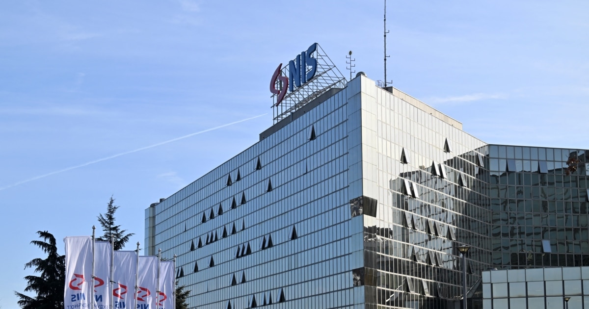 Вучиќ вели дека постојат три опции за НИС, го наведува 15 јануари како краен рок