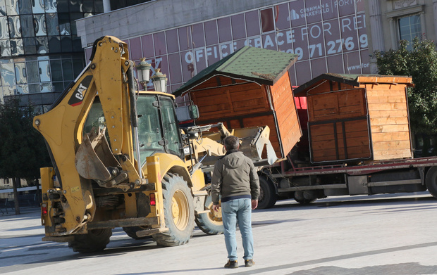 И ова е Скопје…почна уредување на плоштадот