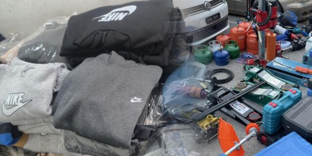 Скопјанец и кумановец фатени со брендирани тренерки и електричен алат без документација