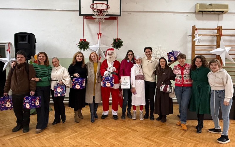 Новогодишни пакетчиња за деца преку програмата Magenta Moments на Македонски Телеком