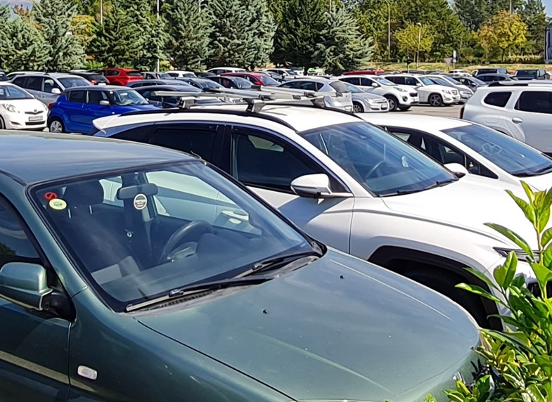 МВР: 34 возила оштетени на паркинг на булеварот „АСНОМ“ во Скопје