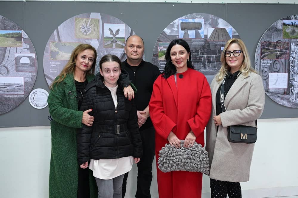 Изложба на тактилни копии на уметнички дела во Битола