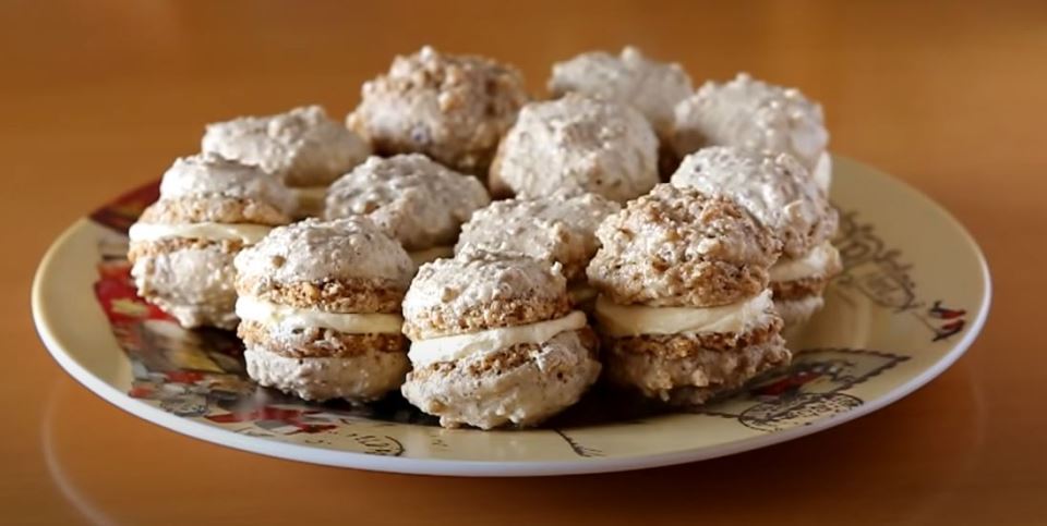 Сите Југословени го обожавале овој колач: Богат и вкусен без скапи состојки, а готов за миг!