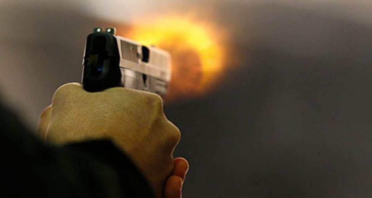 Вооружена пресметка во Арачиново: Пукање меѓу две возила, оштетено возило на случаен минувач