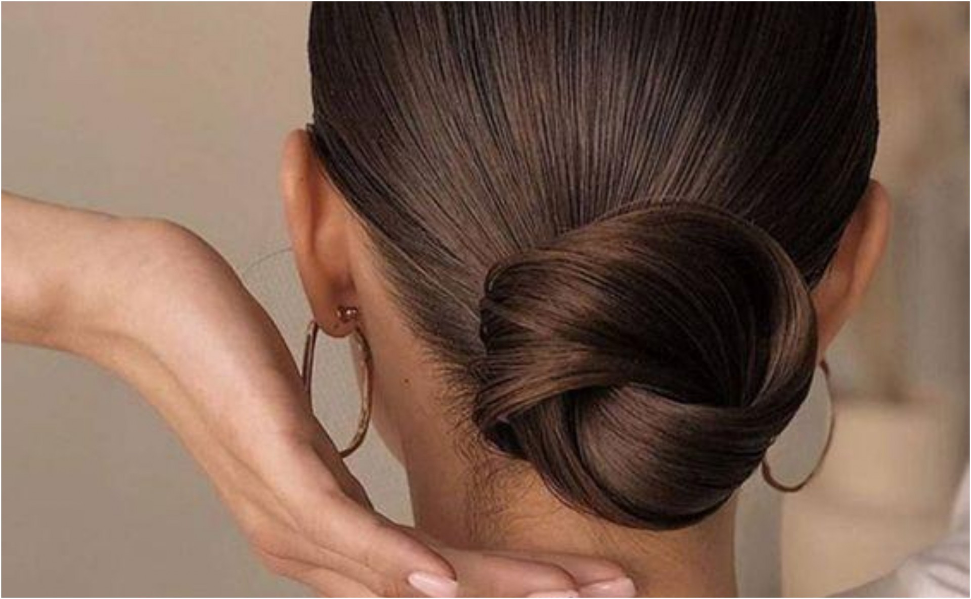 Како да дотерате за новогодишната ноќ? Гламур без претерување и стил што блеска со самодоверба