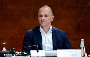 (ВИДЕО) Филипче: Резолуцијата за мигранти е противуставна, забрана на говор како во Третиот Рајх