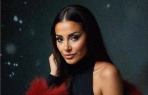 Сузана Гавазова си направи сама споредба – некогаш и сега: Во ликот непроменета, во стилот помодерна, а во сексипилот разликата е евидентна од одма – Гавазова е „еротска бомба“!