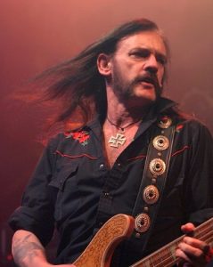 Во сеќавање на Леми Килмистер – фронтменот на Motörhead и симболот на хард-рокот