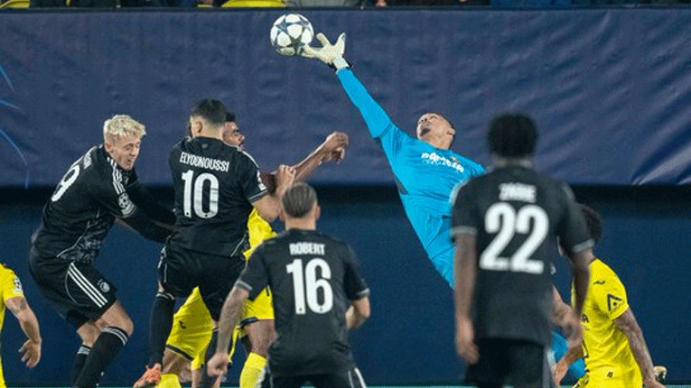 Будење на заспаниот гигант, Жолтата подморница никако да се крене