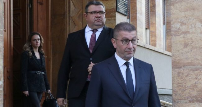 ДОДЕКА ЈАС СУМ ПРЕМИЕР, ВО МАКЕДОНИЈА НЕМА ДА ПРИМИМЕ НИТУ ЕДЕН МИГРАНТ, РЕЧЕ МИЦКОСКИ