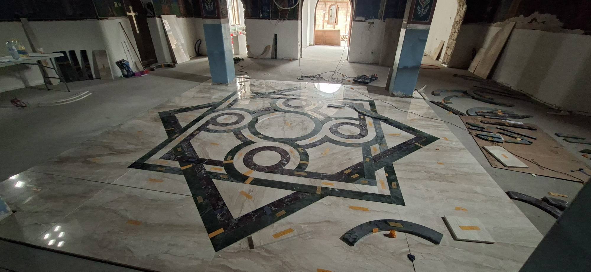 (ФОТО) Полека но сигурно се обновува внатрешноста на црквата Св. Троица, секој кој е во можност нека донира