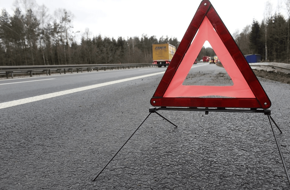 Поради сообраќајка во прекин сообраќајот кон ГП Ќафасан во двата правца