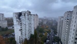 Половина од Киев во темнина по руските напади