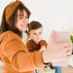 Сакате да се пофалите на социјалните мрежи кога вашето дете ќе направи нешто? Веројатно имате некои од овие несигурности