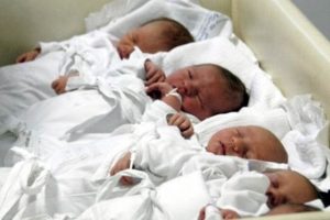 Александрополската митрополија ја зголеми паричната поддршка за семејствата со трето дете