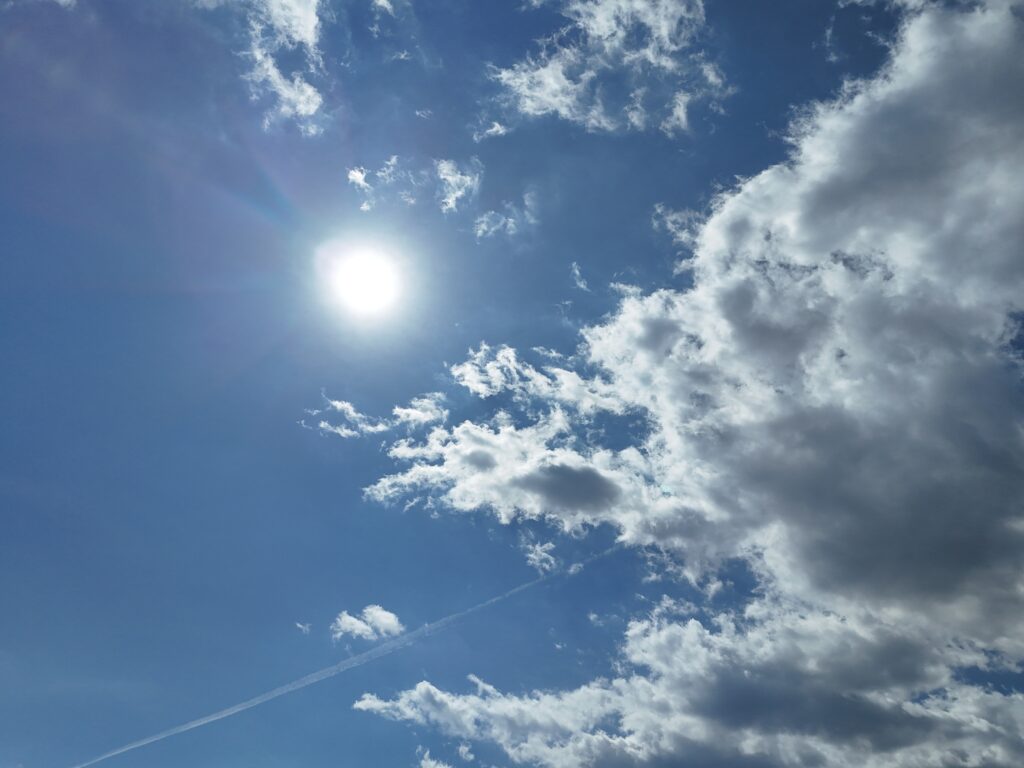 Сончево со мала облачност