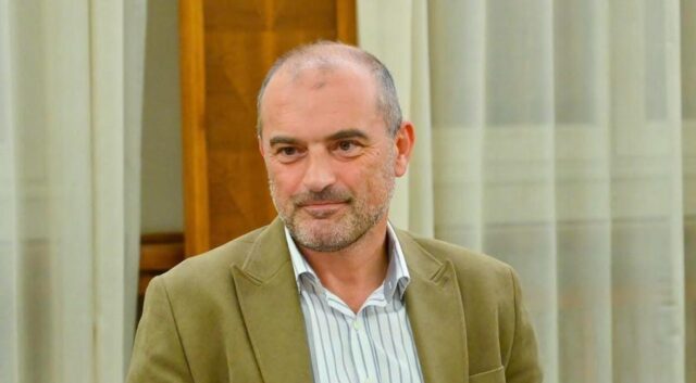 Снопче: Уставните измени отвораат патишта на перспективата, но Македонија не го прави првиот чекор