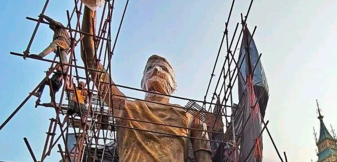 Меси добива статуа во Калкута, која е највисока за кој било фудбалер во светот (Фото)