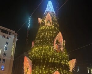 Скопје ја започна празничната „Новогодишна зимска бајка“