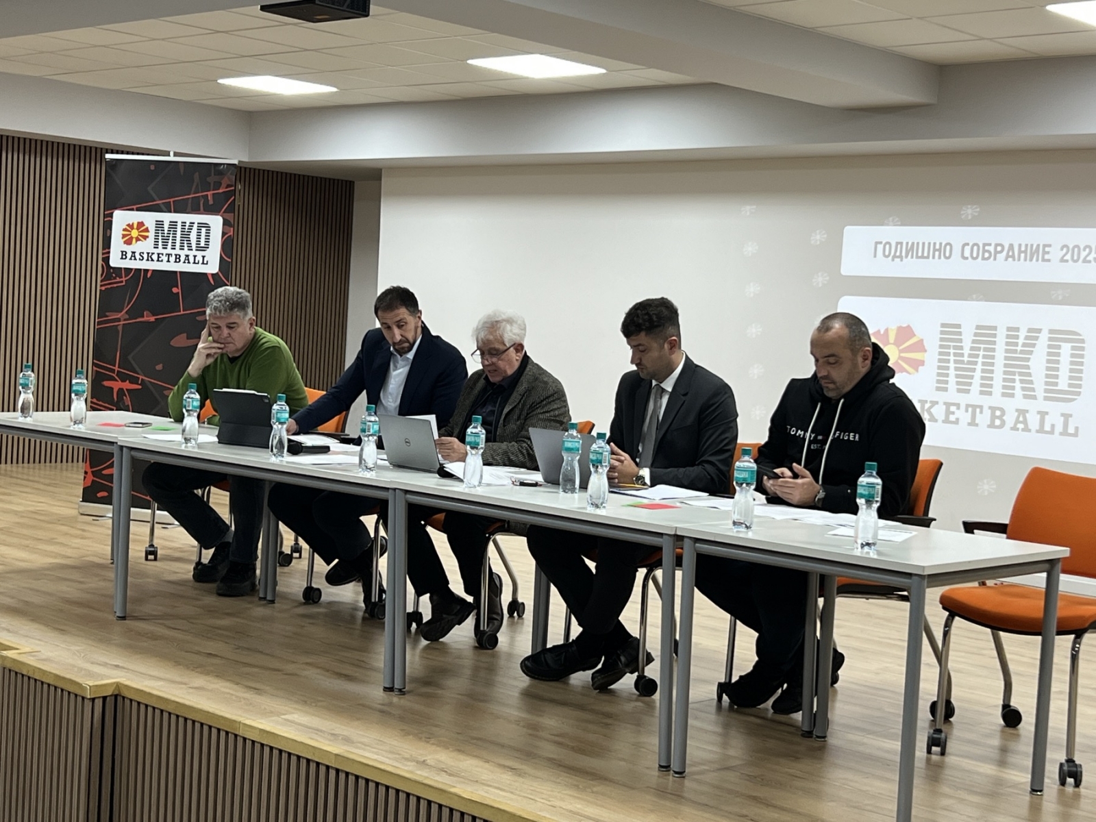 Клубовите сами се „избркаа“ од Управниот одбор на КФМ – сега ќе гледаат од страна!