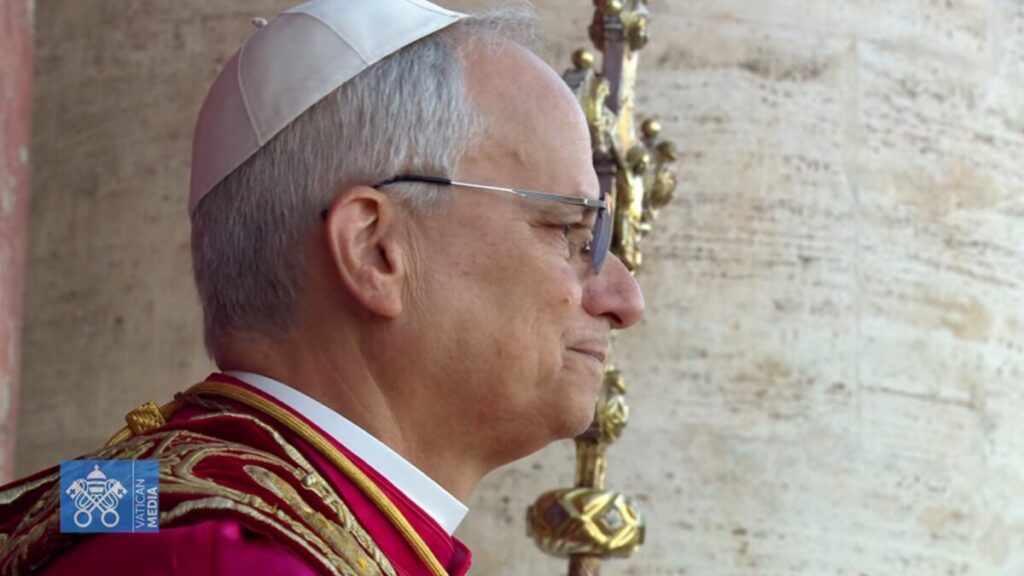 Папата Лав ја одржа својата прва божиќна миса