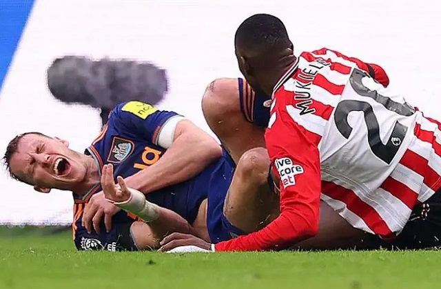 Бекот на Њукасл Јунајтед скрши ребро и го проби белодробното крило